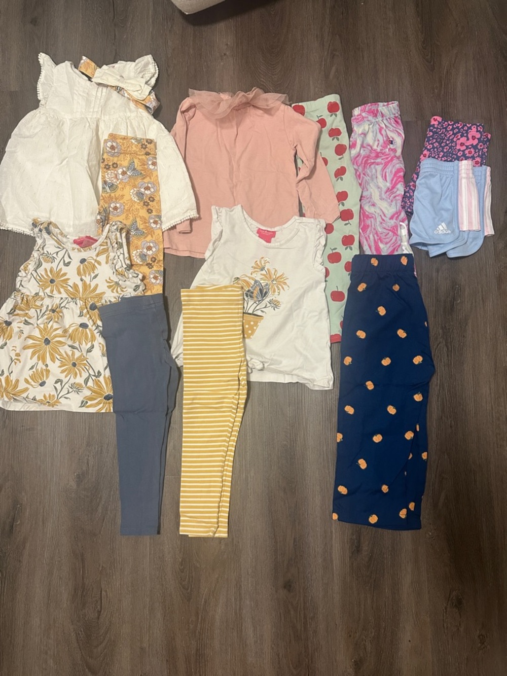Girls Mixed Outfit Bundle size 3T